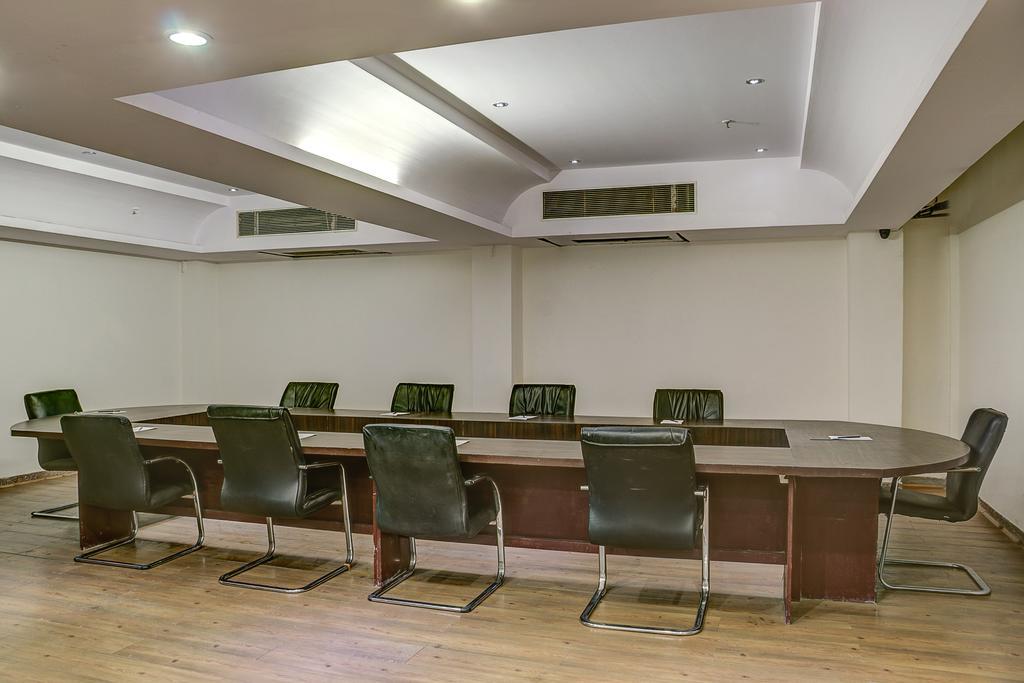Treebo Corporate Suites Sector-62 Noida Exterior photo